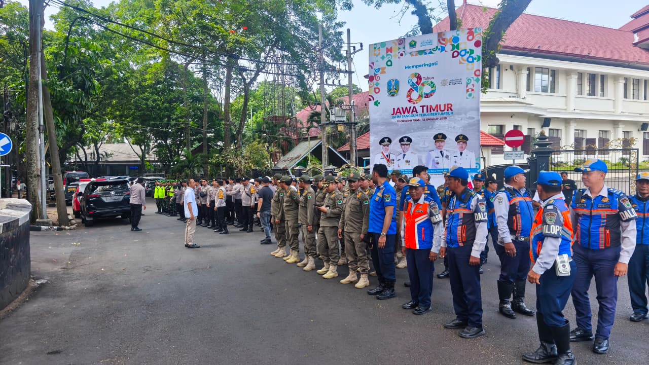 Polisi dan Santri Guyub di Tengah Aksi Malang Menggugat, Suasana Kondusif Terjaga