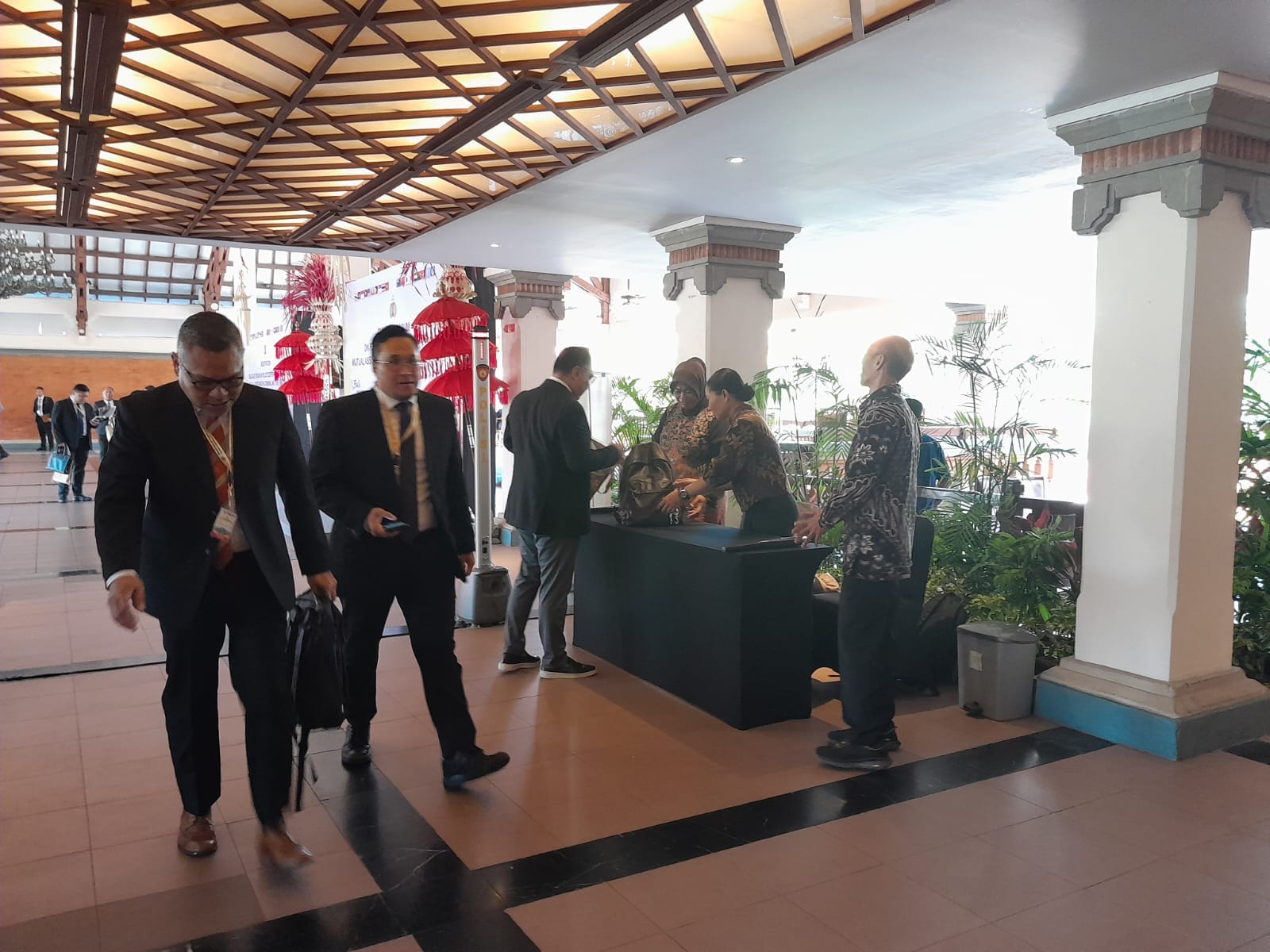 Antisipasi Gangguan Keamanan Satgas Secdoor Cek Orang/Barang Peserta MACM