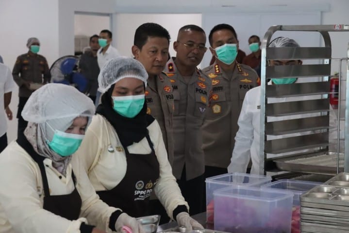 Kapolda Jateng Cek Langsung Fasilitas SPPG Polrestabes Semarang