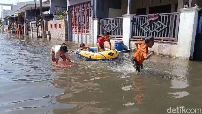 Bencana Banjir di Cilacap, Puluhan Ribu Rumah Terendam dan Warga Mengungsi ke Tempat Aman