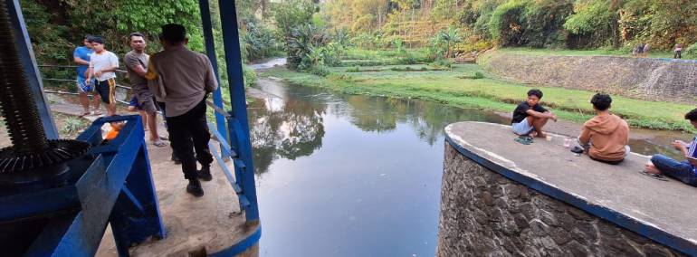 Diduga Tak Bisa Berenang, Anak 13 Tahun Tewas Tenggelam di Sungai Dusun Kaliwiru