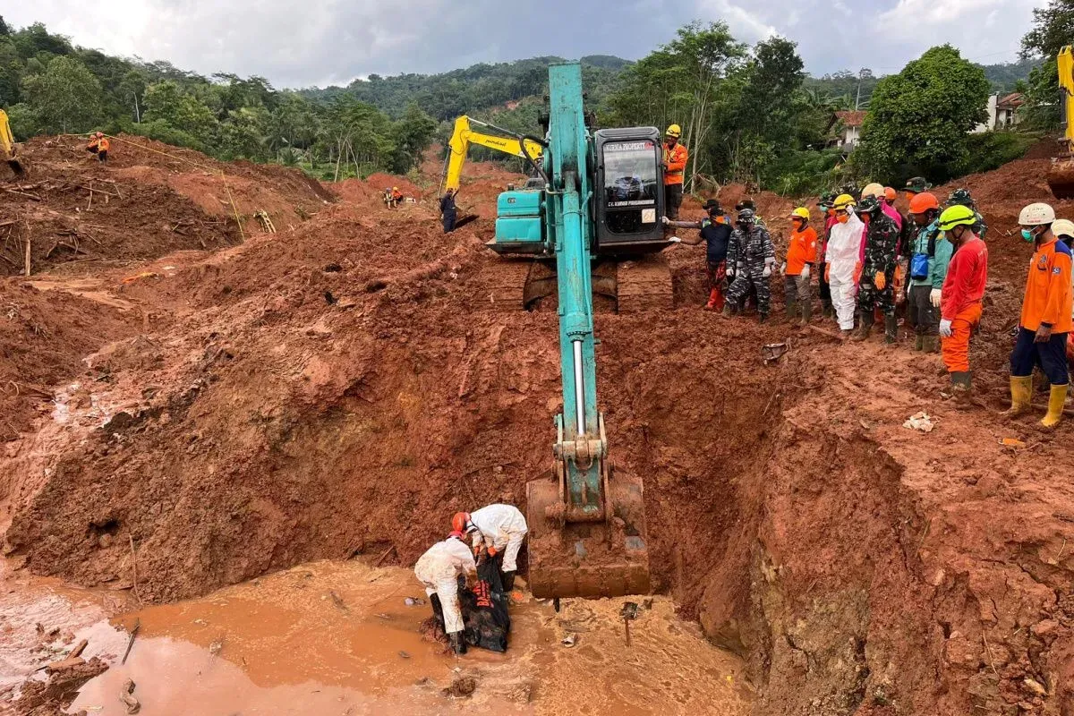 Operasi Pencarian Diperpanjang, Tim SAR Terus Sisir Lokasi Longsor Cilacap