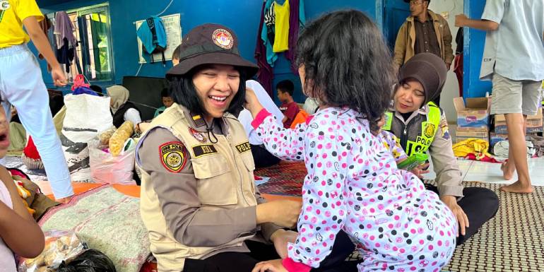 Anak-Anak di Pengungsian Kembali Ceria Berkat Pendampingan Tim Trauma Healing