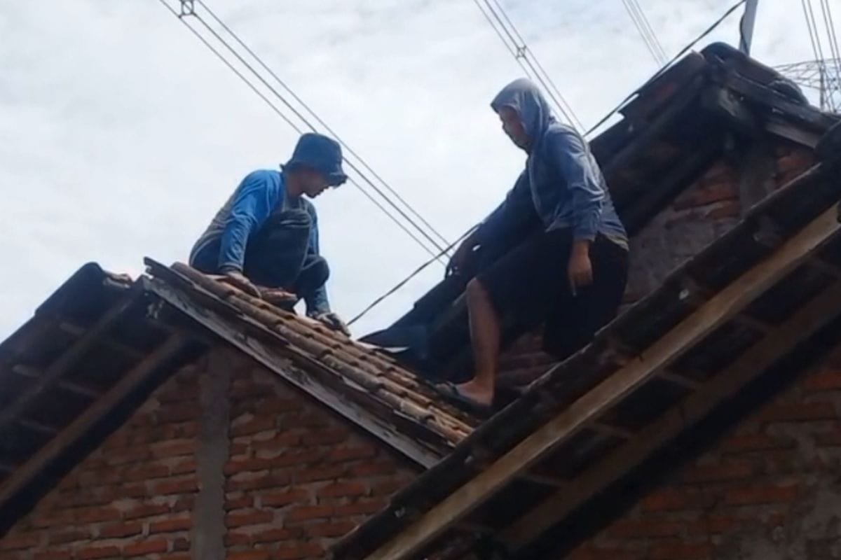 Angin Kencang Hantam Permukiman di Kabupaten Semarang, Puluhan Rumah Rusak