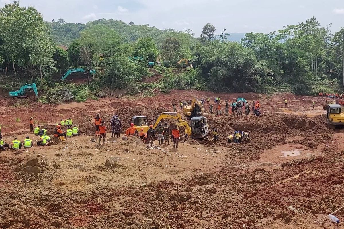 Pencarian Longsor Cilacap Masuki Hari Keenam, Petunjuk Baru Muncul dari Temuan Baju Anak