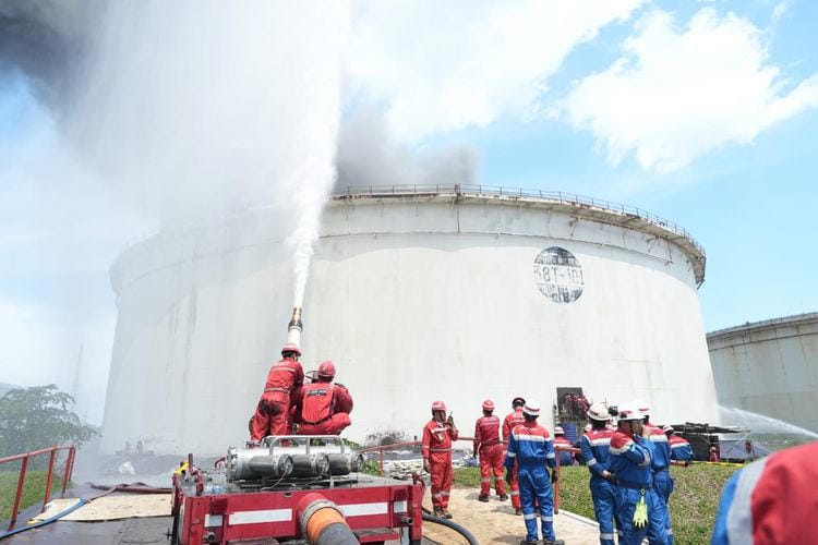 Beredar Isu Kilang Pertamina Cilacap Terbakar, Polresta Pastikan Hanya Pembersihan Tangki