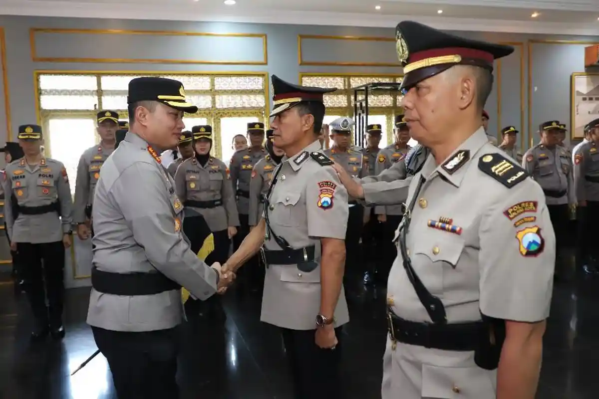 Polresta Malang Kota Gelar Sertijab, Dua Kapolsek dan Kabag Log Resmi Berganti