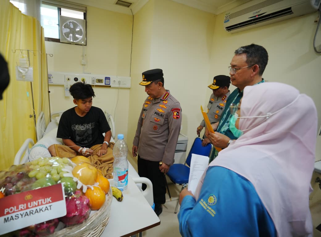 Kapolri Temui Korban Ledakan SMAN 72, Siswa Tetap Semangat Bersekolah