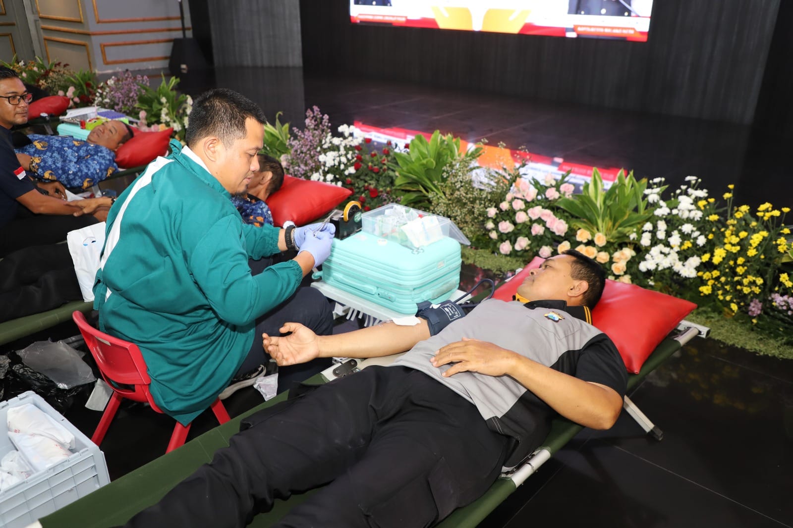 Wujud Kepedulian Sesama, Polresta Malang Kota dan Serdik Sespimma Peduli Gelar Donor Darah