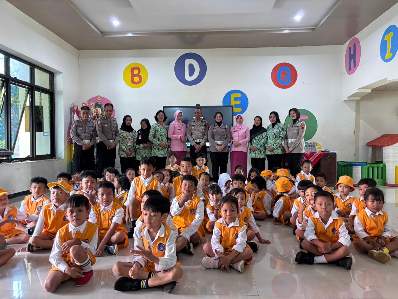 Operasi Zebra Candi 2025, Ditlantas Polda Jateng Edukasi Siswa Soal Tertib Berlalu Lintas