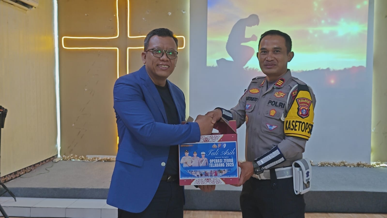 Satlantas Polres Kotim Sampaikan Pesan Keselamatan di Mimbar Gereja dalam Ops Zebra Telabang 2025