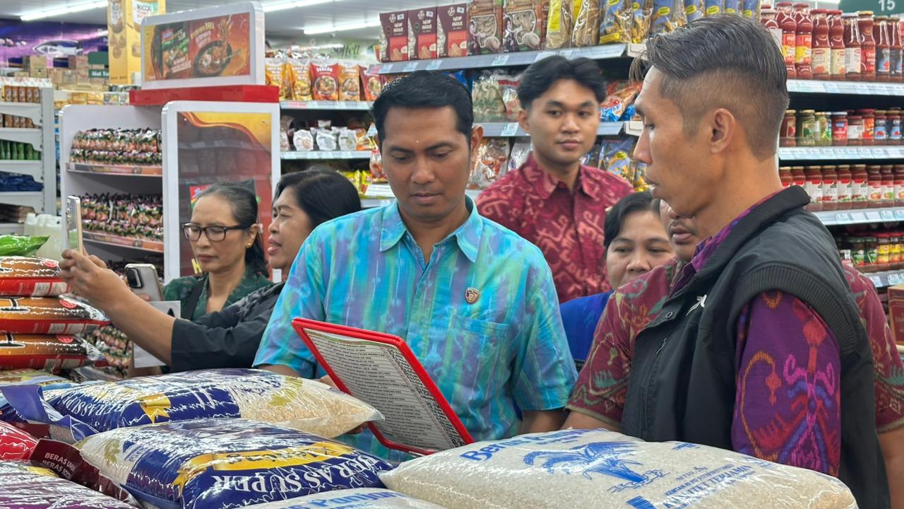 Pastikan Harga Beras Stabil, Satgas Pangan Polda Bali Sidak Harga Beras