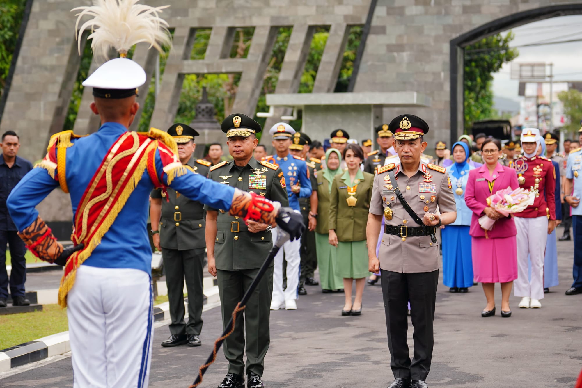 Pimpin Wisuda Prajurit Taruna, Kapolri Dorong Kerja Sama TNI-Polri untuk Masa Depan Indonesia