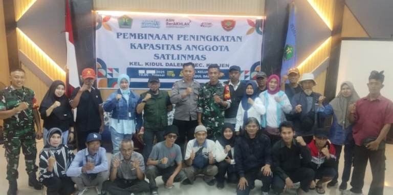 Sigap Hadapi Musim Hujan! Bhabin Kidul Dalem Bekali Linmas Tanggap Bencana dan Jaga Kamtibmas