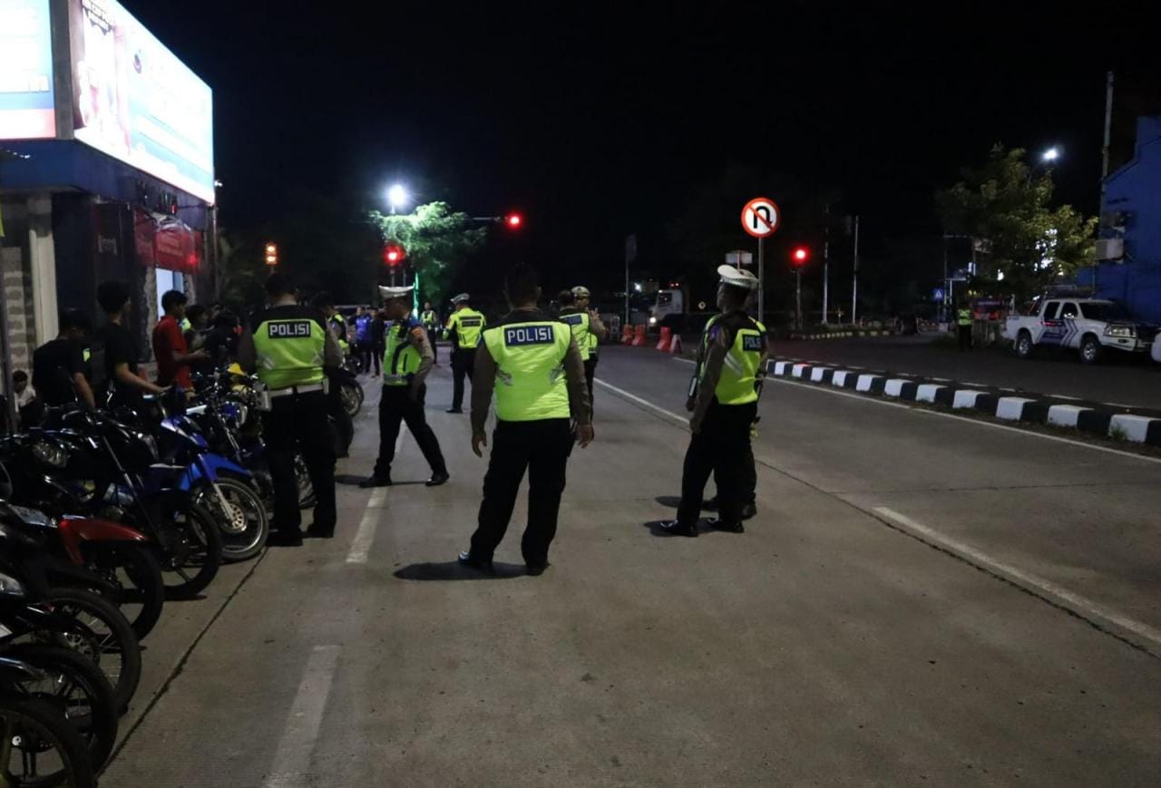 Exit Tol Setono Jadi Sasaran Penertiban Balap Liar dan Knalpot Brong oleh Polisi