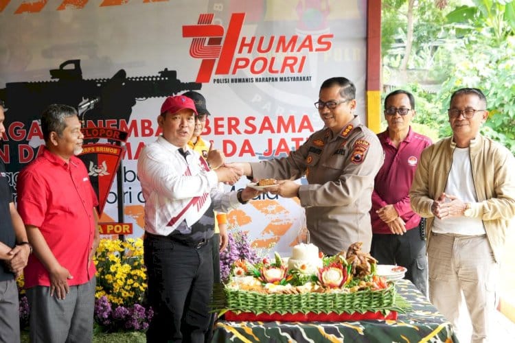 HUT ke-74 Humas Polri, Polda Jateng Gelar Latihan Menembak untuk Awak Media