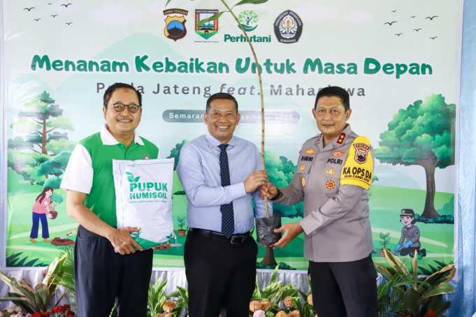 Polda Jateng Tanam 11 Ribu Bibit Pohon di Ungaran untuk Dukung Pelestarian Lingkungan