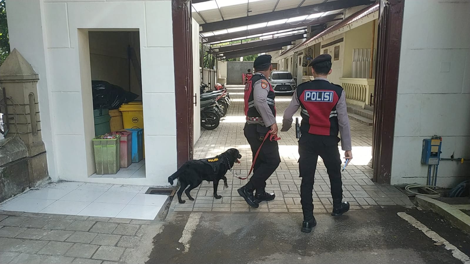 Sterilisasi Gereja Jelang Natal 2025, Polresta Malang Kota Pastikan Ibadah Aman dan Kondusif