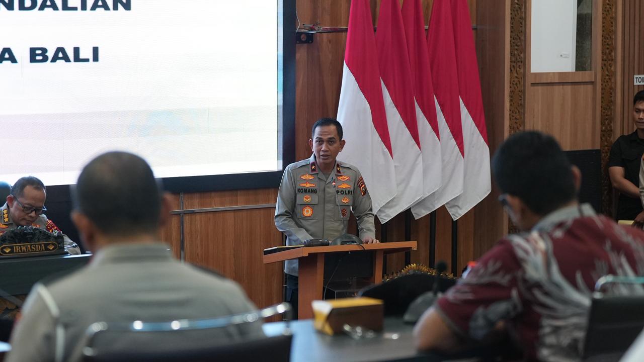 Wakapolda Bali Resmi Menutup Taklimat Akhir Audit Kinerja Itwasda Polda Bali Tahap II T.A. 2025