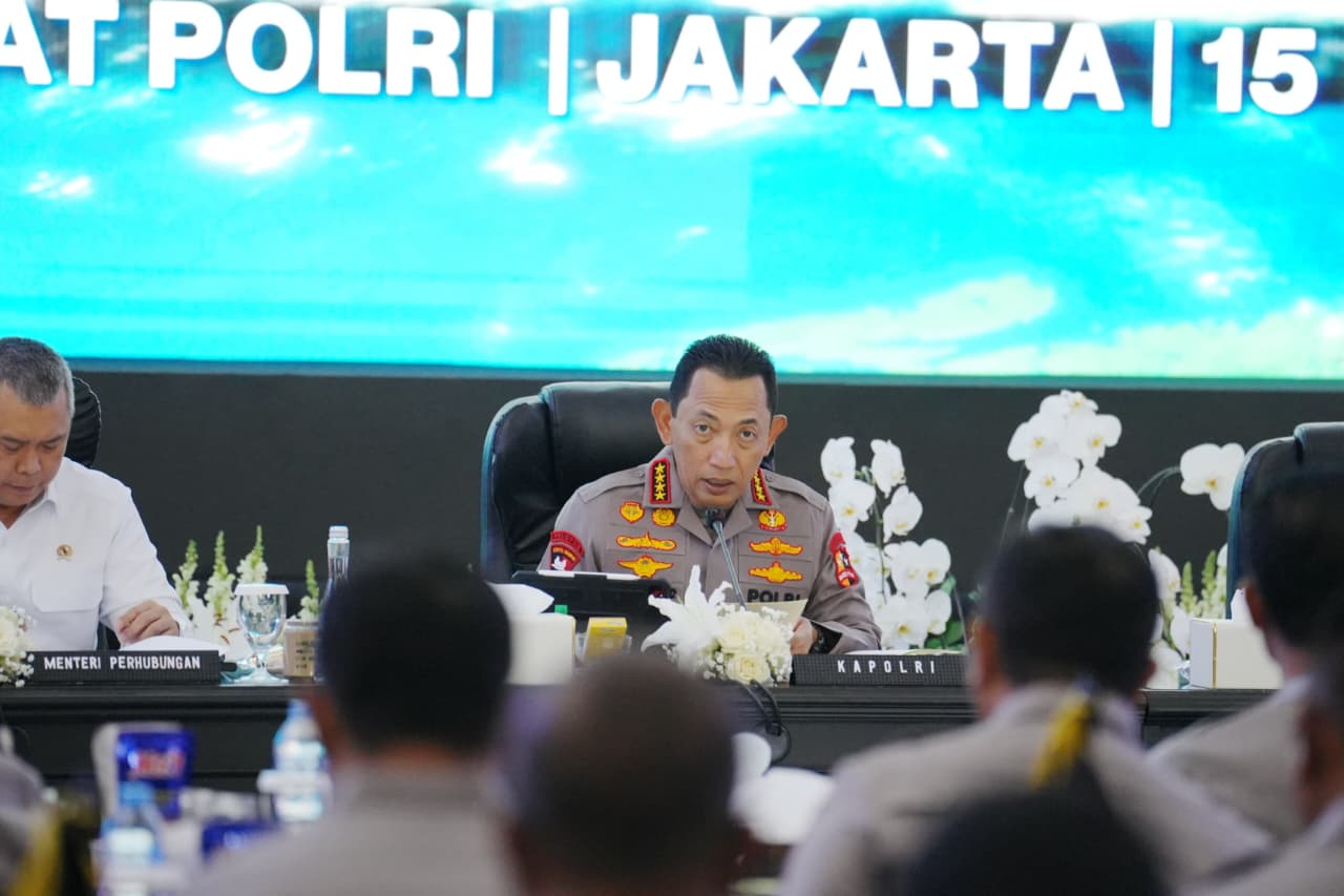 Kapolri Tegaskan Kolaborasi Nasional Jadi Kunci Sukses Pengamanan dan Pelayanan Natal 2025–Tahun Baru 2026
