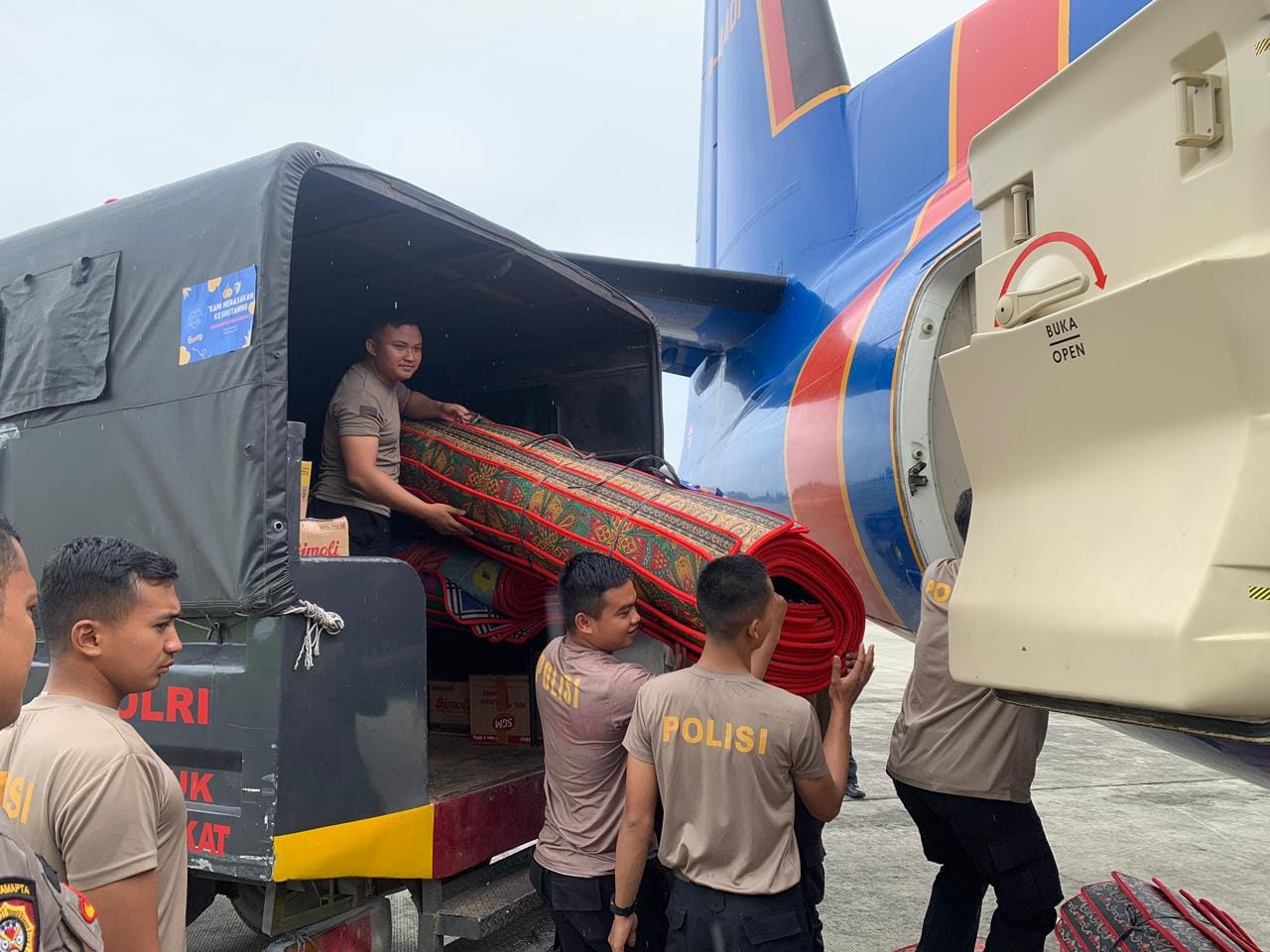 Polri Perkuat Aksi Kemanusiaan, 2,1 Ton Bantuan Logistik Dikirim untuk Warga Terdampak Bencana Aceh Tengah