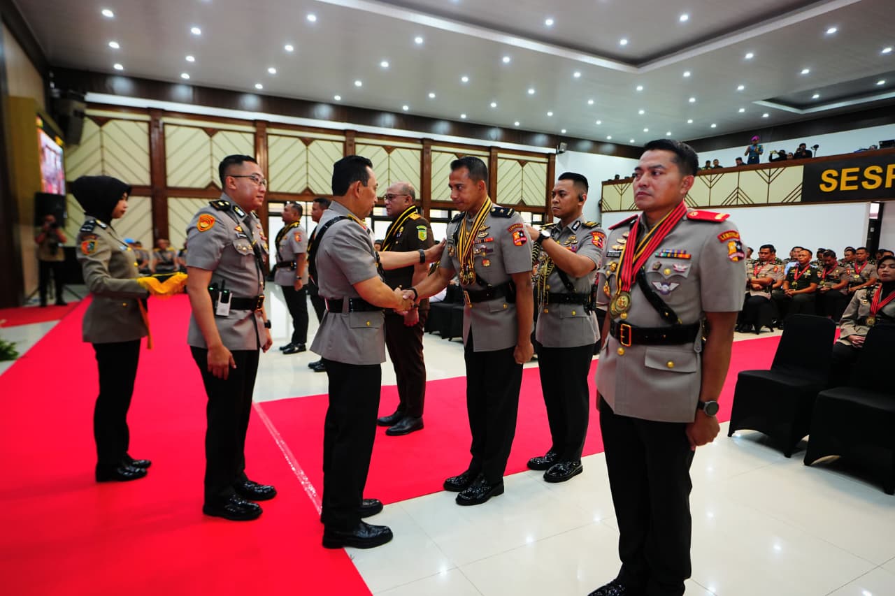 Tutup Pendidikan Sespim Polri 2025, Kapolri Dorong Penguatan Sinergi Antar Lembaga