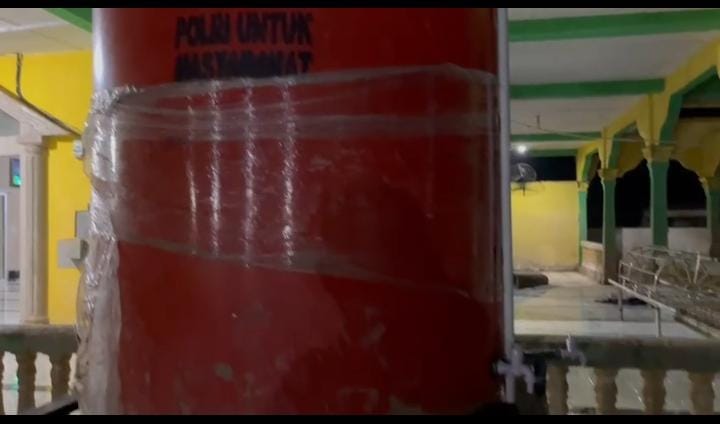 Pastikan Ketersediaan Air Bersih, Polri Pasang Tandon Pascabencana di Aceh Tamiang