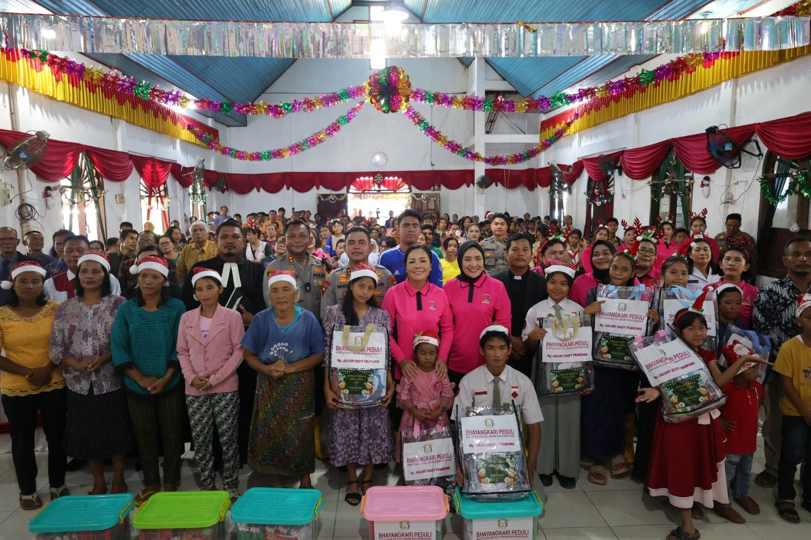 Rayakan Natal di Lokasi Bencana, Kapolda Sumut Beri Penguatan dan Harapan bagi Warga Tapsel