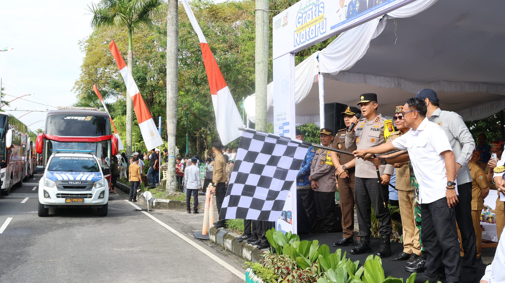 Polda Kalteng dan Pemprov Fasilitasi Mudik Gratis Nataru, 323 Pemudik Diberangkatkan