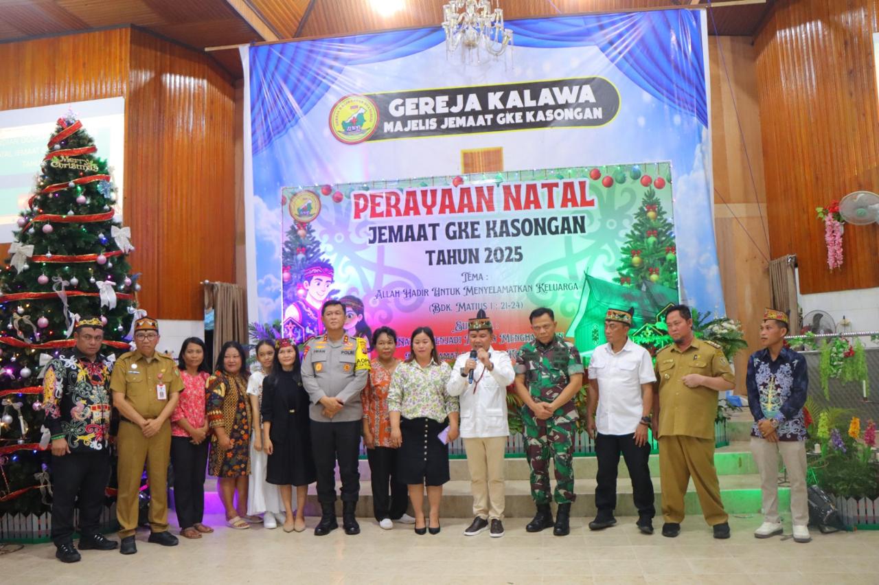 Forkopimda Kalteng Rayakan Natal Bersama Jemaat GKE Kasongan Lama, Perkuat Toleransi dan Persatuan