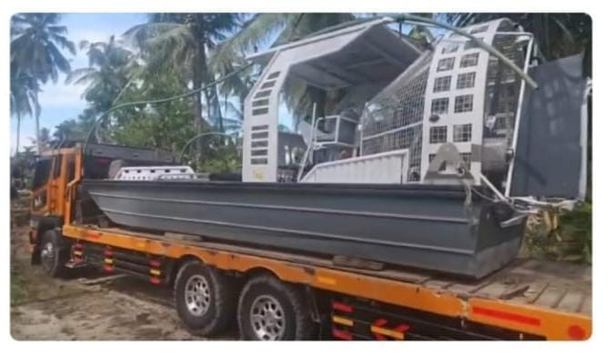 Polri Siagakan Swam Boat di Kutablang Bireuen, Bantu Mobilitas Warga Pascabencana