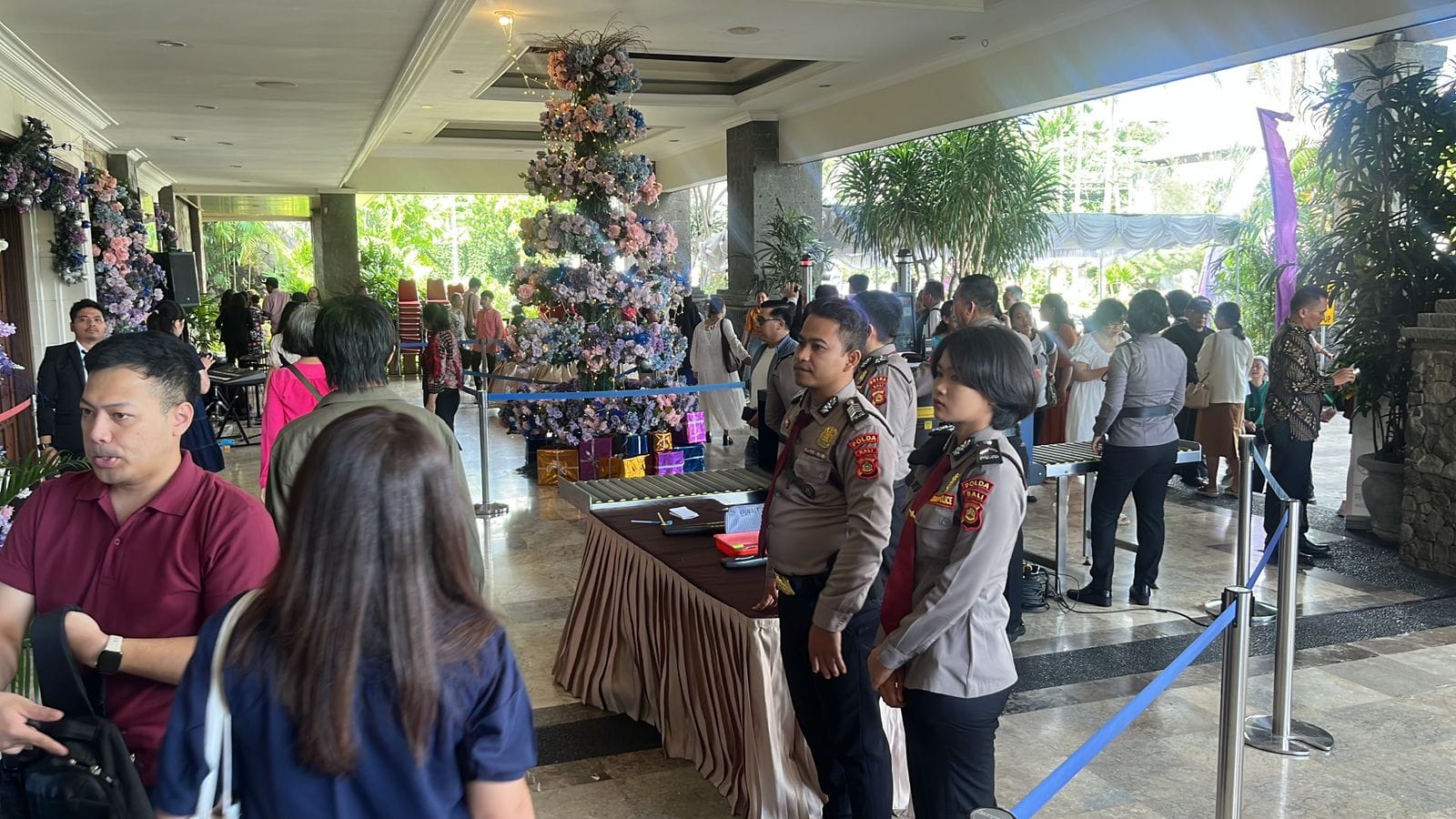 Polda Bali Laksanakan Pengamanan Ibadah Natal di Gereja Lembah Pujian