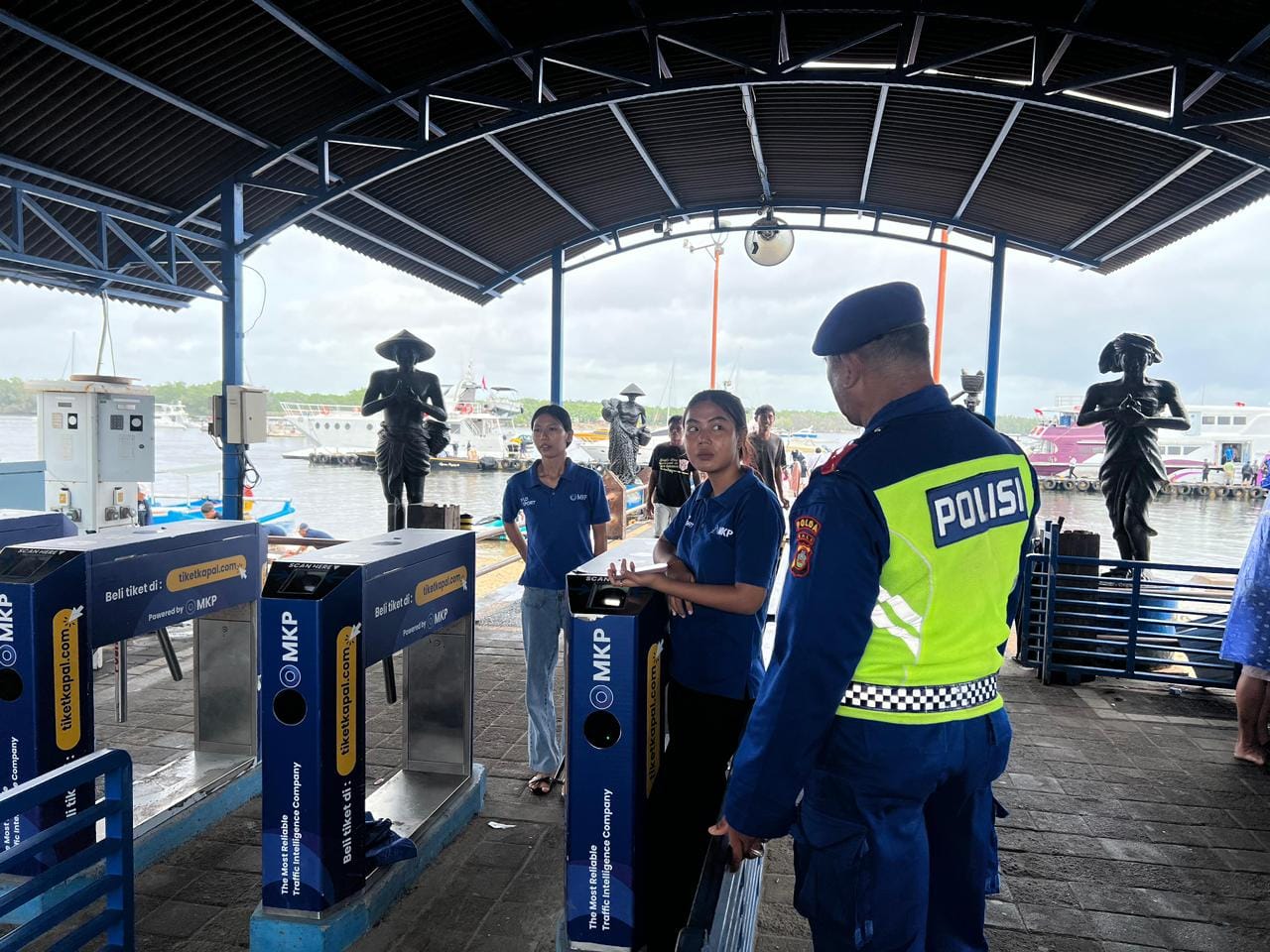 Antisipasi Lonjakan Wisatawan, Subsatgas Polairud Ops Lilin Agung Amankan Pelabuhan Serangan