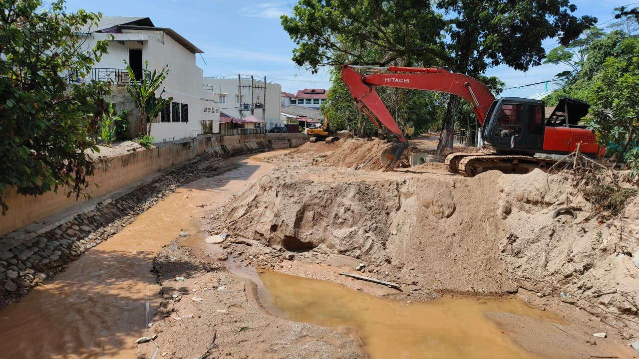 Pasca Banjir dan Longsor Sibolga, Alat Berat Dikerahkan untuk Pulihkan Akses Jalan dan Permukiman Warga