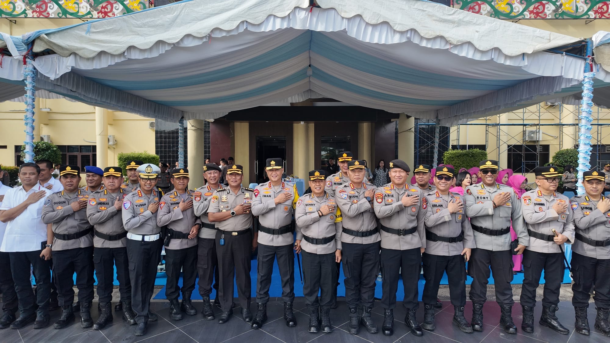 Kapolda Kalteng Pimpin Upacara Korps Raport, 857 Personel Polda dan Polres Naik Pangkat