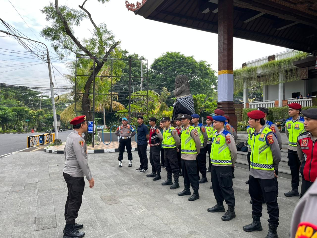 Tunjukan Kesiapan Personel, Polda Bali Laksanakan Pengamanan di Berbagai Titik