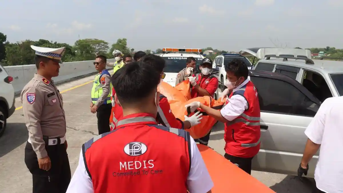 Misteri Kematian Empat Penumpang Mobil di Ruas Tol Tegal KM 284 Belum Terungkap