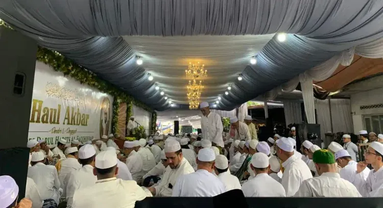 Haul Akbar Al Imamain Malang 2025 Dihadiri Ribuan Jamaah, Doa dan Zikir Bergema