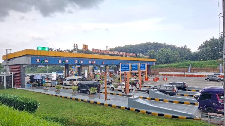 Arus Nataru di Tol Trans Jawa Padat, Polda Jateng Berlakukan Pengaturan Situasional
