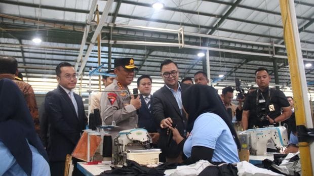 Wakapolri Resmikan Kembali Operasional Pabrik Garmen Wonghang Bersaudara di Pemalang
