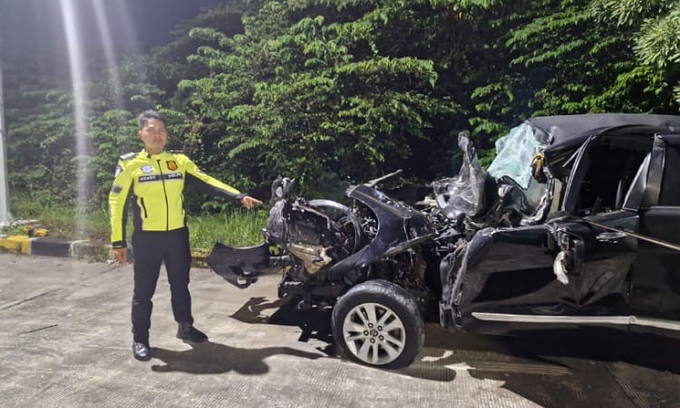 Kecelakaan di Tol Tegal, Pejabat Kementerian UMKM Tewas Usai Mobil Hantam Truk