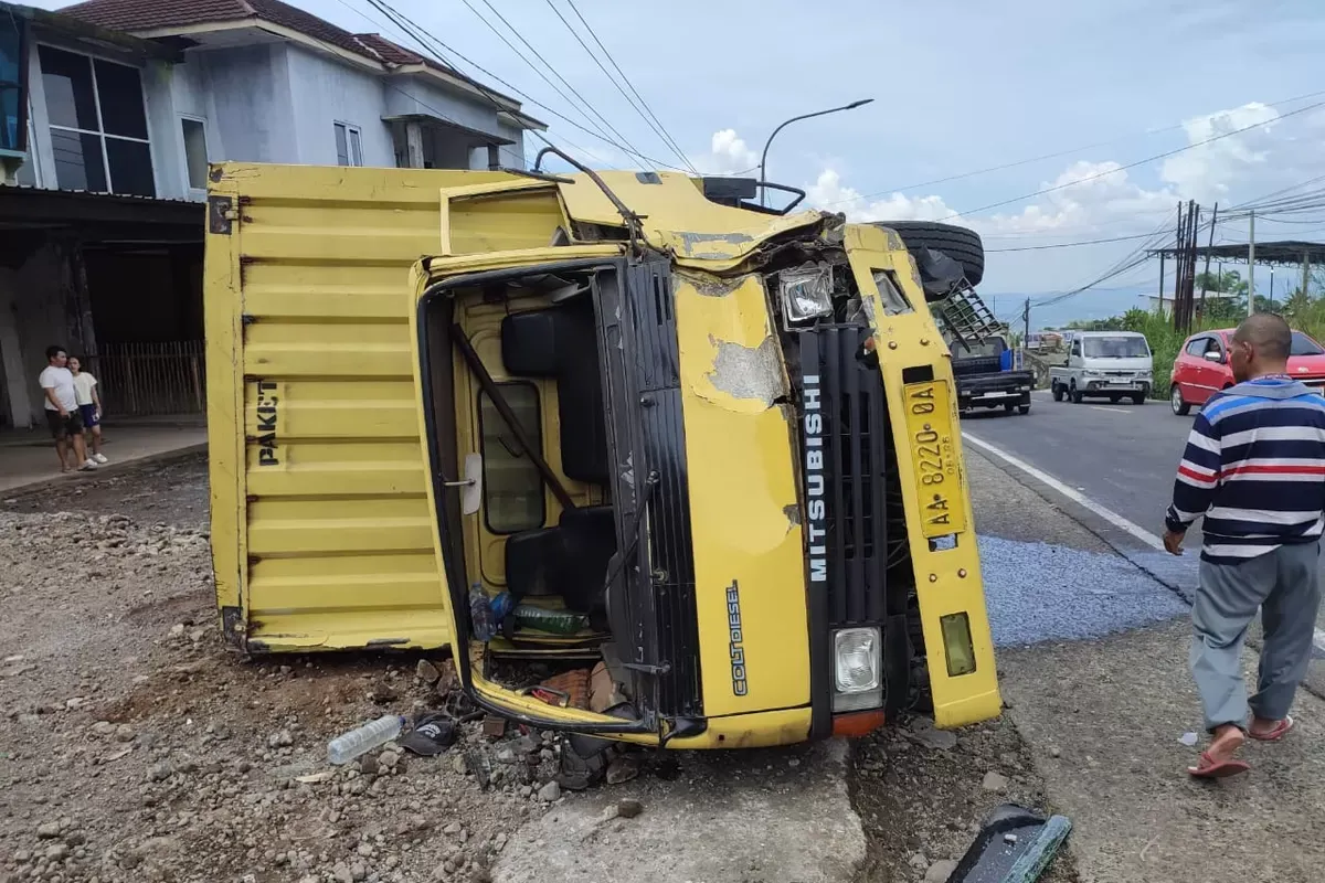 Kecelakaan Beruntun di Jalan Wonosobo–Parakan Libatkan Enam Kendaraan