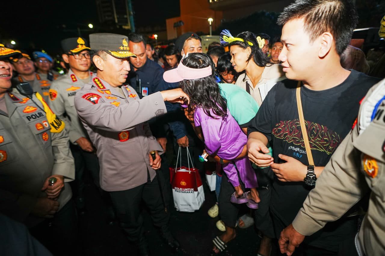 Kapolri Tinjau Langsung Pengamanan Malam Tahun Baru 2026 di Bundaran HI, Wujud Polri Humanis dan Hadir di Tengah Masyarakat
