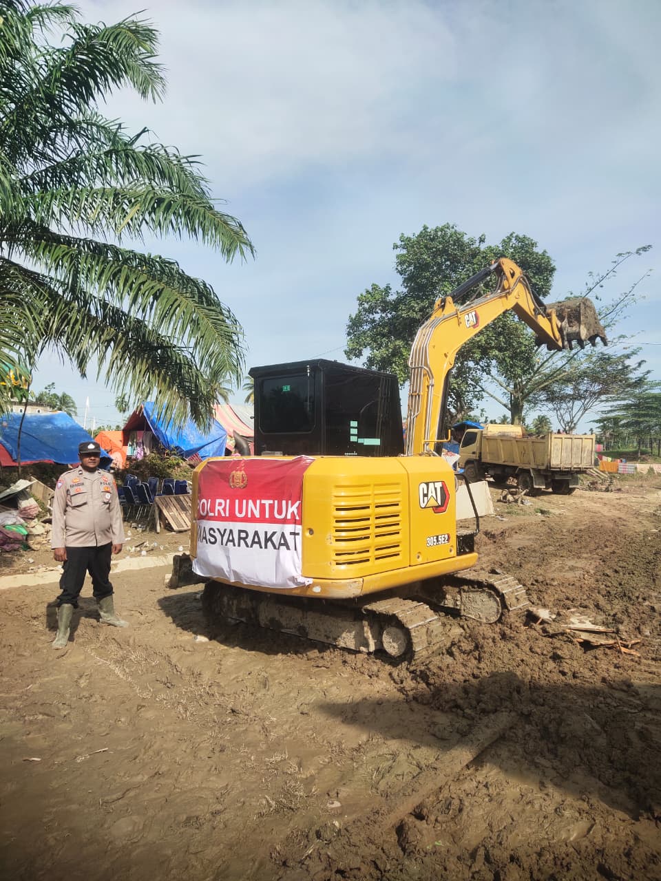 Percepat Pemulihan Pascabencana, Polri Turunkan Alat Berat di Wilayah Terdampak Sumatra