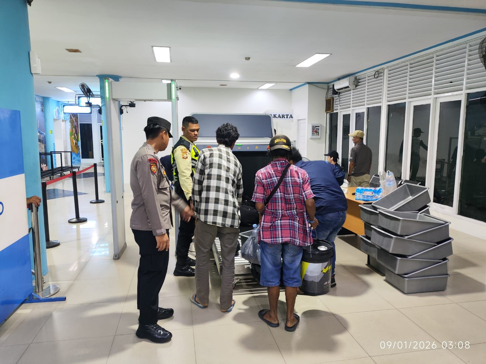 Sinergi Polri hingga KSOP, Aktivitas Penumpang Kapal di Pelabuhan Dwikora Dijaga Ketat