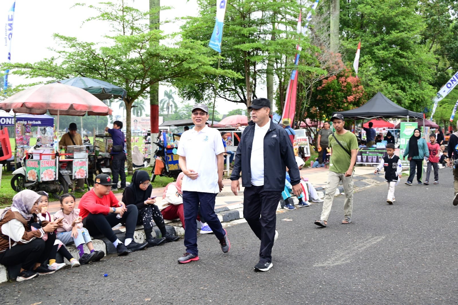 Wakapolda Jambi Hadiri Jalan Santai HUT ke-69 Provinsi Jambi, Pererat Kebersamaan dan Dukung UMKM Lokal