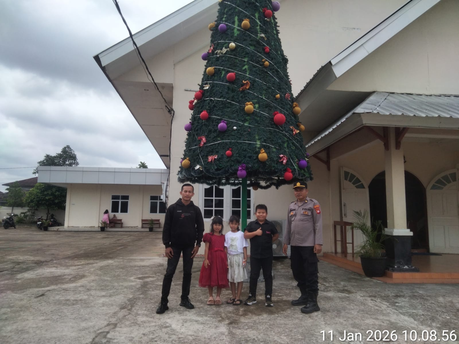 Berikan Rasa Aman Jemaat, Polisi Kawal Ibadah Minggu di Pontianak Barat