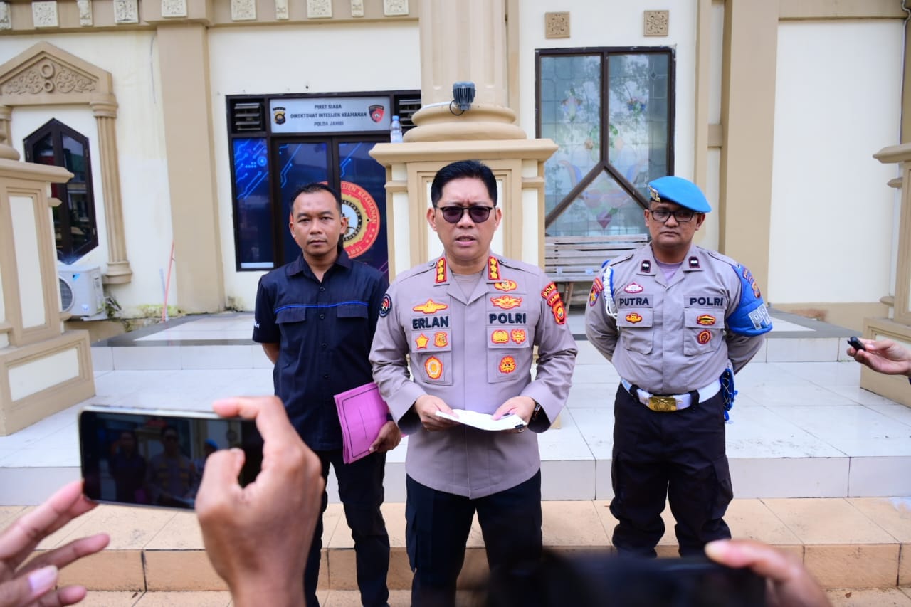 Mobil Pajero Tabrak Pagar Mapolda Jambi, Pengemudi Positif Narkoba dan Miras