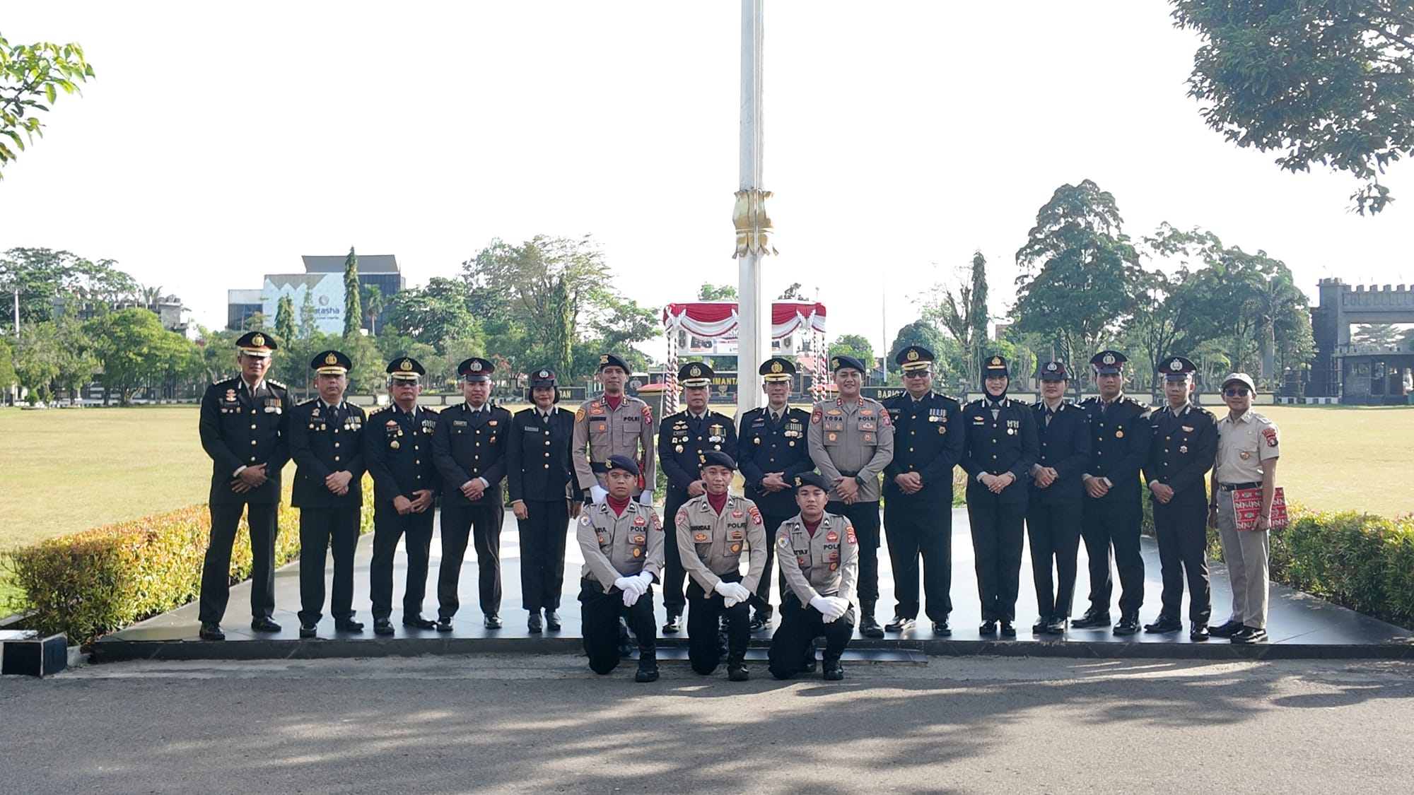 Hari Kesadaran Nasional Jadi Momentum Kapolda Kalteng Beri Satya Lencana Pengabdian kepada 852 Personel