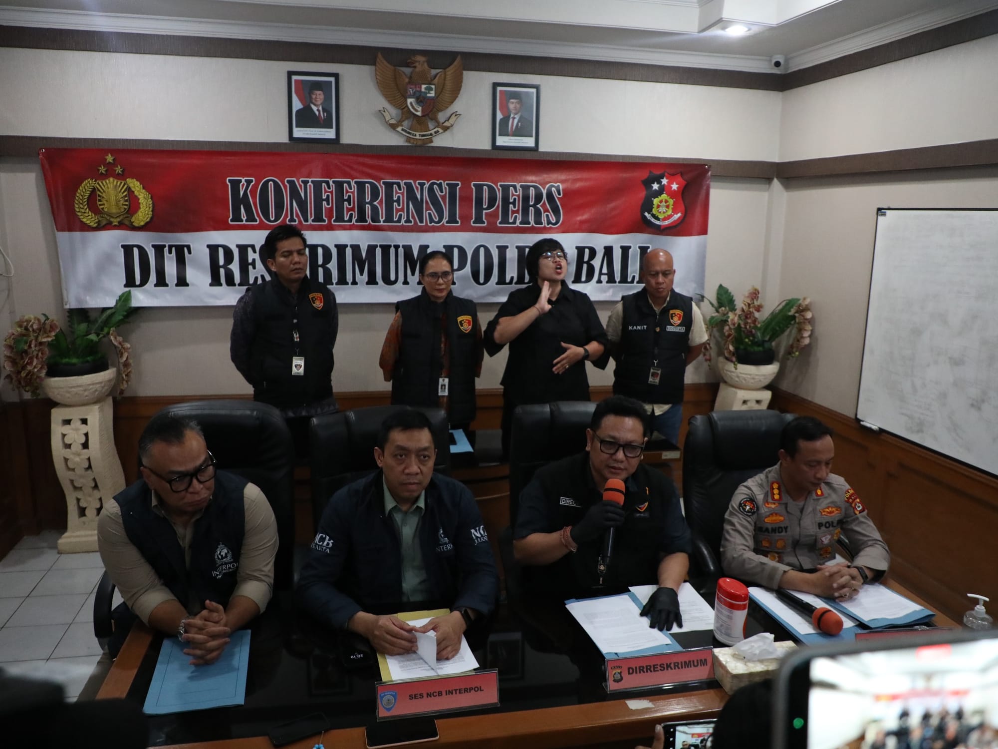 Ops Gabungan Polri Ringkus WNA Rumania Buronan Paling Dicari Di Eropa